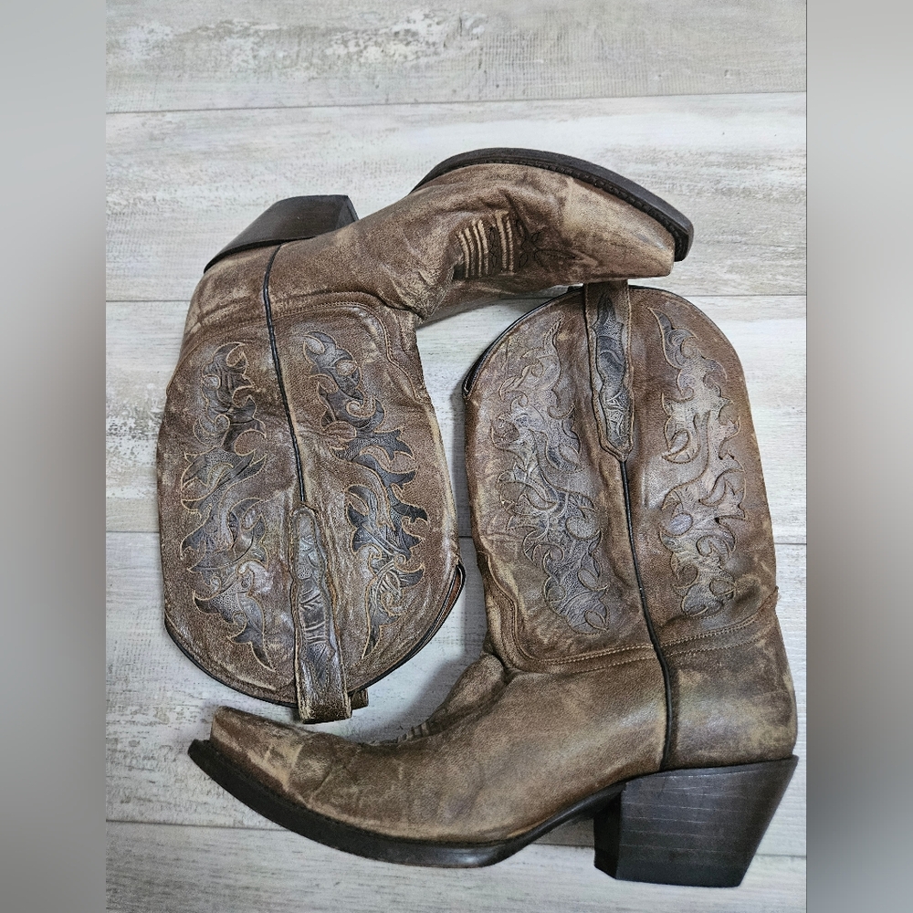 Red Ranch Cowboy Boots - Picture 4 of 9